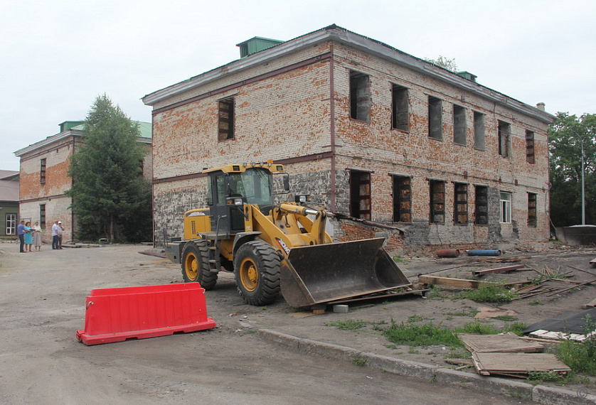 В филиале барнаульской поликлиники №1 на Горе продолжаются аварийно-восстановительные работы